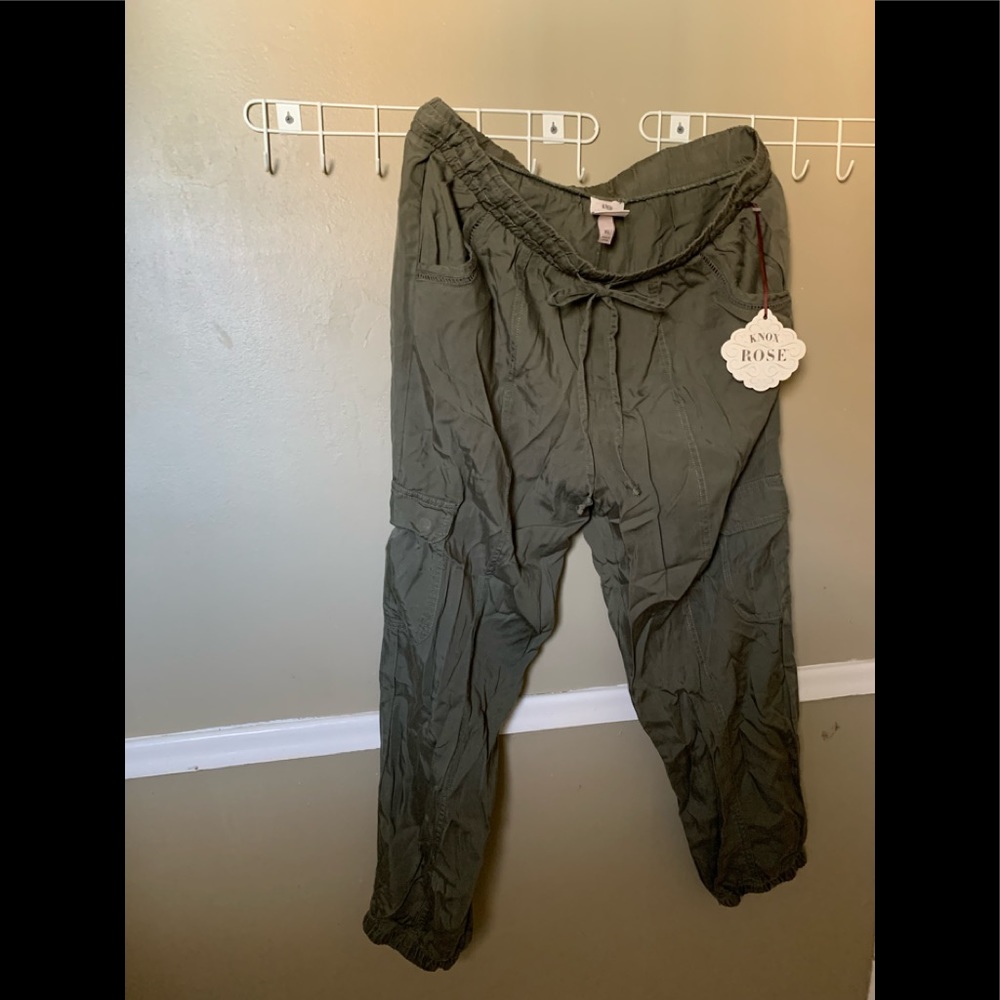 Knox Rose Cuffed Olive Cargo Jogger Type Pants